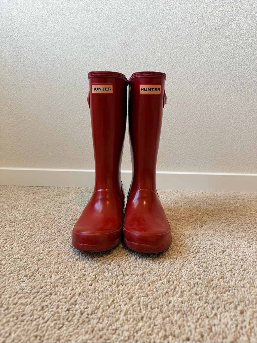 Hunter Women’s Red Gloss Rubber Rain Boots